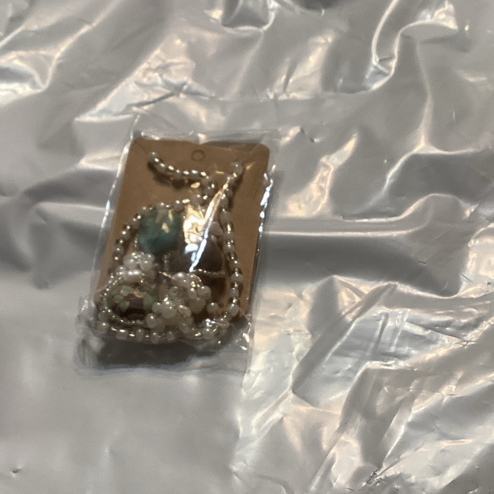 Elegant Turquoise and Pearl Necklace